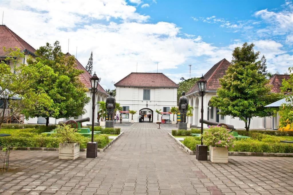 Malioboro Garden Hotel Yogyakarta Exterior photo