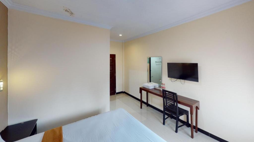 Malioboro Garden Hotel Yogyakarta Exterior photo