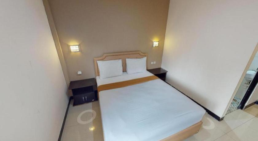 Malioboro Garden Hotel Yogyakarta Exterior photo